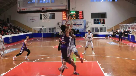 Kocaeli BŞB Kağıtspor evinde mağlup oldu: 57 - 81