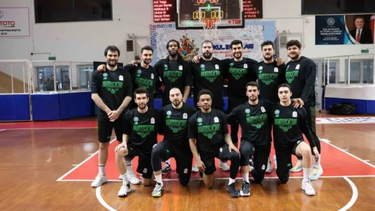 Kağıtspor evinde Konyaspor'u mağlup etti: 74 : 73