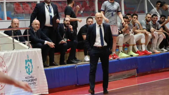 Kağıtspor evinde Konyaspor'u mağlup etti: 74 : 73