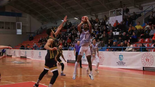 Kocaeli BŞB Kağıtspor evinde mağlup oldu