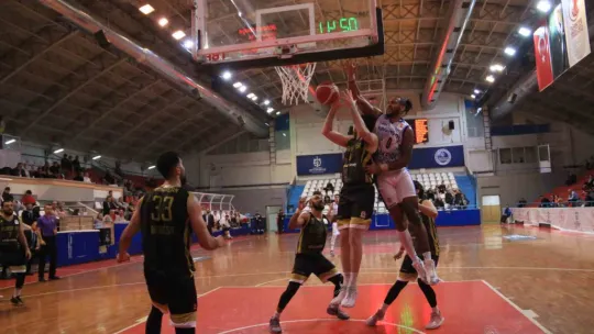Kocaeli BŞB Kağıtspor evinde mağlup oldu