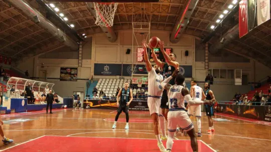 Kocaeli BŞB Kağıtspor evinde galip geldi: 96 - 81