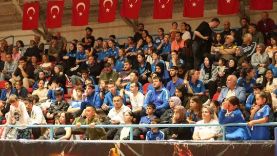 Kocaeli BŞB Kağıtspor evinde galip geldi: 96 - 81