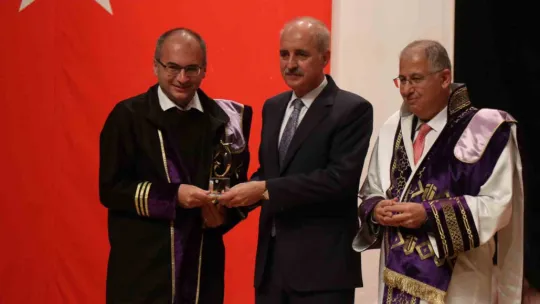 Kurtulmuş: Şu anda biz konuşurken de Filistin'e bombalar atılıyor