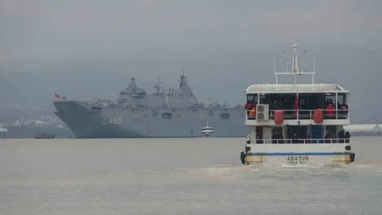 TCG Anadolu'ya ziyaretçi akını