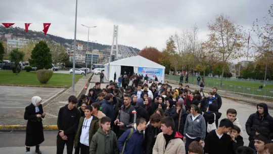 TCG Anadolu'ya ziyaretçi akını