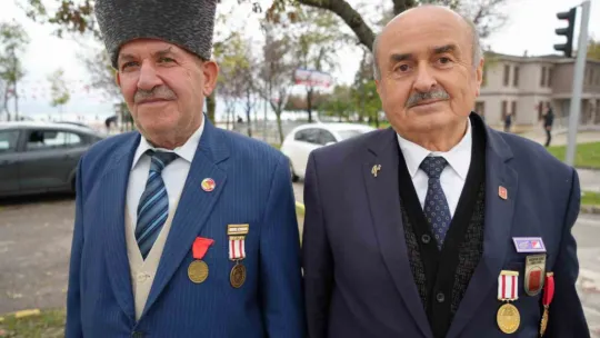 TCG Anadolu'ya ziyaretçi akını