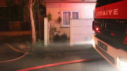 Sakarya'daki yangında mahalleli sokağa döküldü