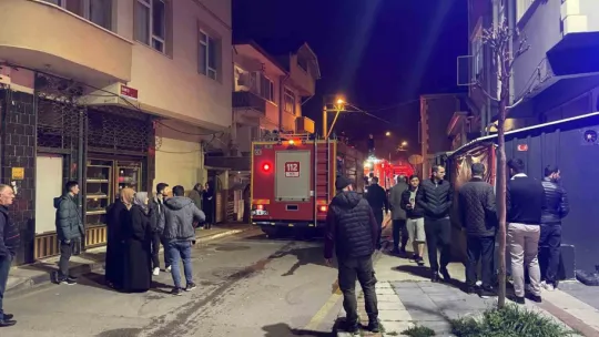 Sakarya'daki yangında mahalleli sokağa döküldü