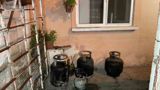 Sakarya'daki yangında mahalleli sokağa döküldü