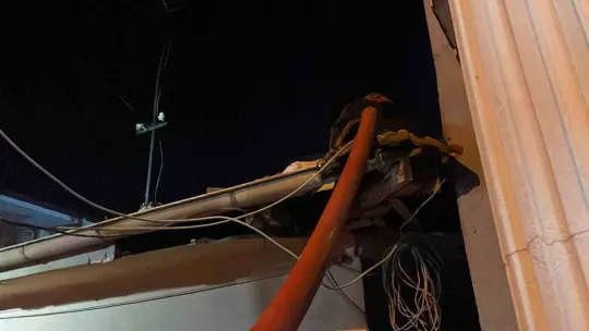 Sakarya'daki yangında mahalleli sokağa döküldü