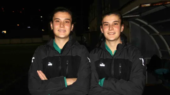 Tek yumurta ikizi kadın futbolcular: Attığı goller, gördüğü kartlar bile karıştırılıyor