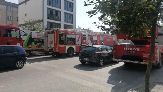 Tekel bayisinin deposu alevlere teslim oldu