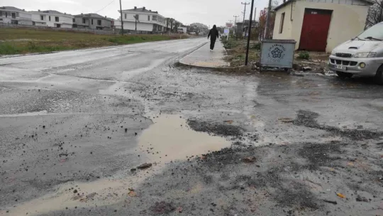 Kuvvetli yağış hayatı olumsuz etkiledi