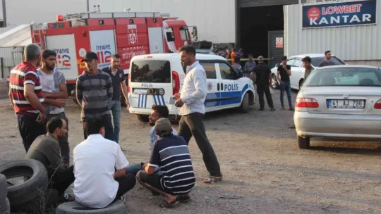Tel sarma makinesine sıkışan genç, olay yerinde hayatını kaybetti
