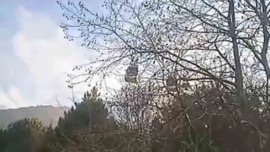 Teleferikte meydana gelen aksama nedeniyle havada asılı kaldılar
