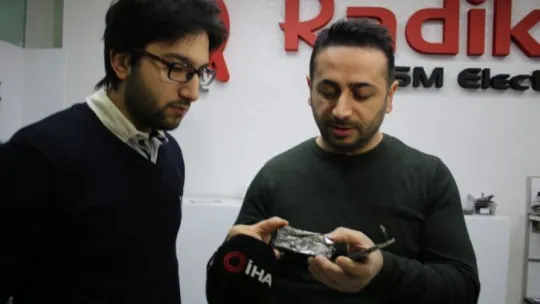 Telefon bataryası patladı, ölümden döndü!