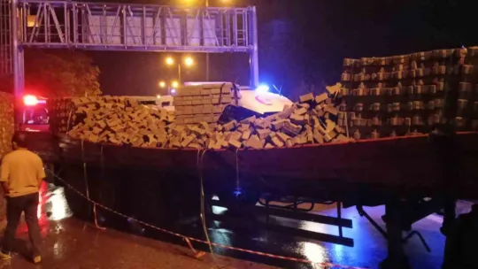 TEM'de 18 araçlık zincirleme kaza: 4 kişi yaralandı