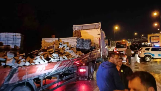 TEM'de 18 araçlık zincirleme kaza: 4 kişi yaralandı
