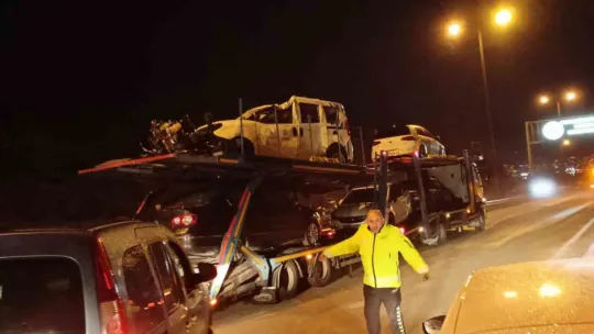 TEM'de 18 araçlık zincirleme kaza: 4 kişi yaralandı