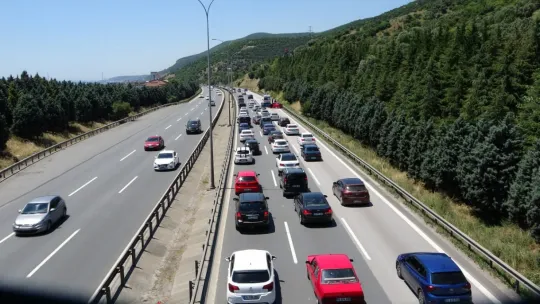 TEM'de 2 otomobil çarpıştı