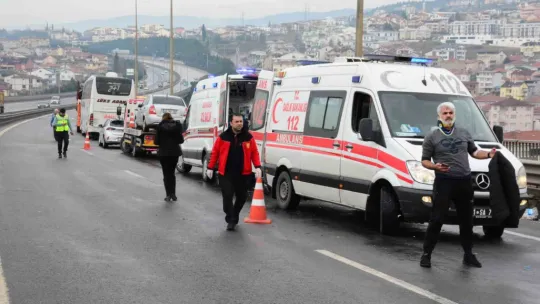 TEM'de 23 araç kazaya karıştı: 11 yaralı