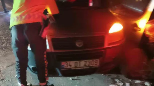 TEM'de 3 aracın karıştığı zincirleme kaza!