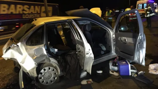 TEM'de 5 otomobil kazaya karıştı : 1'i bebek 5 yaralı