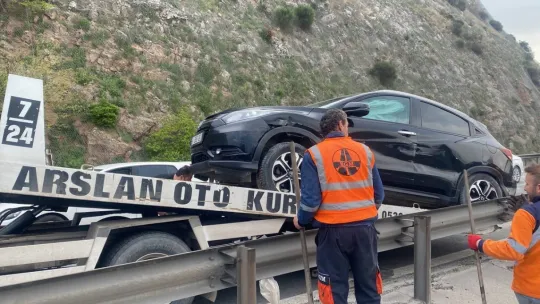 TEM'de 7 aracın karıştığı zincirleme kazada can pazarı