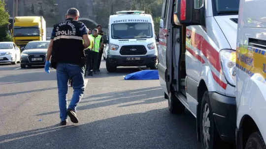 TEM'de ambulanstan atlayan 15 yaşındaki kız öldü