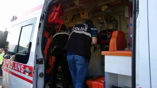 TEM'de ambulanstan atlayan 15 yaşındaki kız öldü