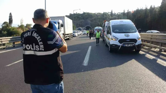 TEM'de ambulanstan atlayan 15 yaşındaki kız öldü