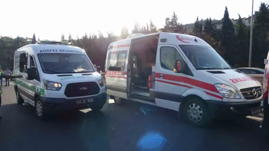 TEM'de ambulanstan atlayan 15 yaşındaki kız öldü