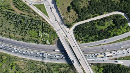 TEM'de bayram trafiği yoğunluğu havadan görüntülendi