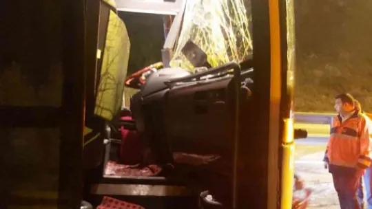 TEM'de bir minibüs ve iki yolcu otobüsü birbirine girdi!