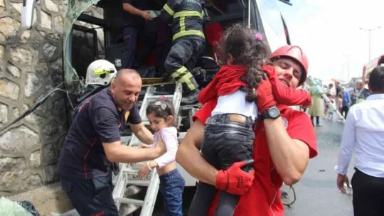 TEM'de büyük kaza, 11 araç birbirine girdi