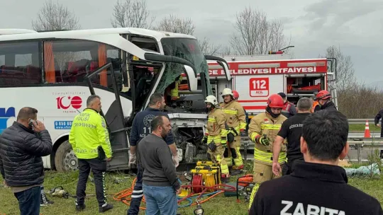 Efe Tur otobüsü kaza yaptı: 1'i ağır 17 yaralı