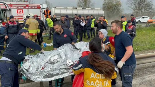 Efe Tur otobüsü kaza yaptı: 1'i ağır 17 yaralı