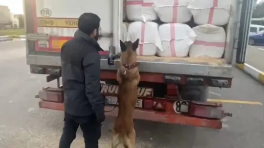 Durdurulan tırdan 99 kilo eroin çıktı