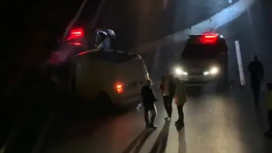 TEM'de göçmenleri taşıyan aracın karıştığı kazada 1 tutuklama