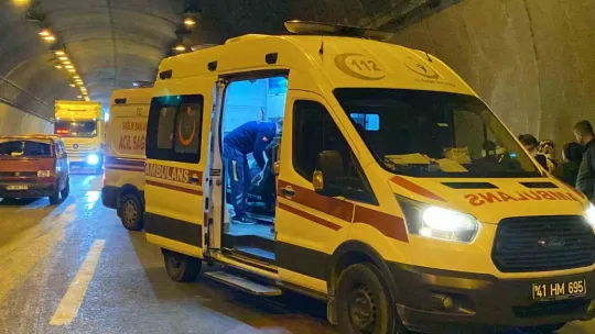 Kocaeli'de iki yolcu otobüsü ve tır kazaya karıştı: 14 yaralı