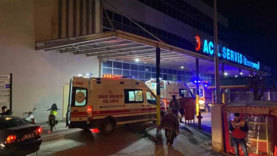 TEM'de polis aracı bariyere çarptı: 2 polis yaralı