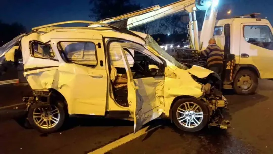 TEM'de şerit değiştiren sürücü kazaya sebep oldu: 3 yaralı