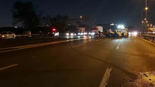 TEM'de şerit değiştiren sürücü kazaya sebep oldu: 3 yaralı