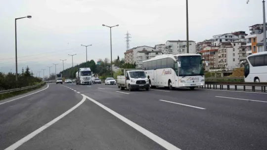 Yola çıkacaklar dikkat! TEM'de trafik nasıl?