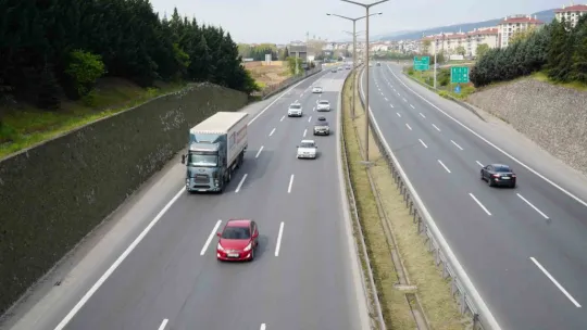 Yola çıkacaklar dikkat! TEM'de trafik nasıl?