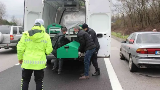 Duran otomobil içinde ölü bulundu