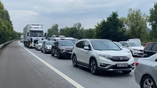 TEM'de zincirleme trafik kazası: Yaralılar var