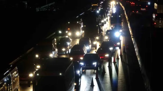D-100'de trafik durma noktasına geldi