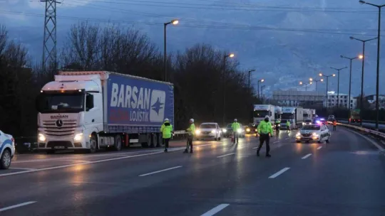 TEM Otoyolu İstanbul istikameti trafiğe kapatıldı